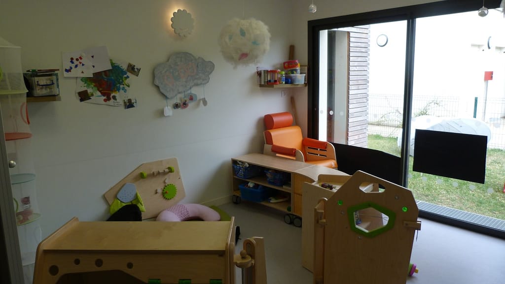 table jouet pour enfants multi accueil